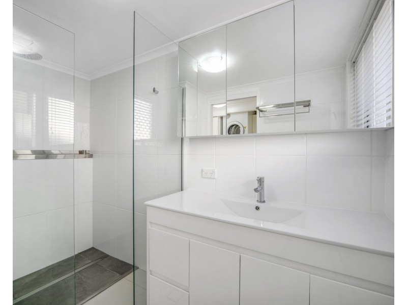 1/36-38 Dutton Street, Coolangatta QLD 4225