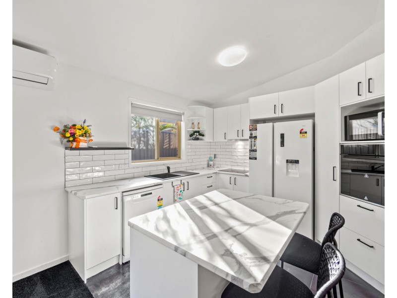 2/65 Errol Avenue, Paradise Point QLD 4216
