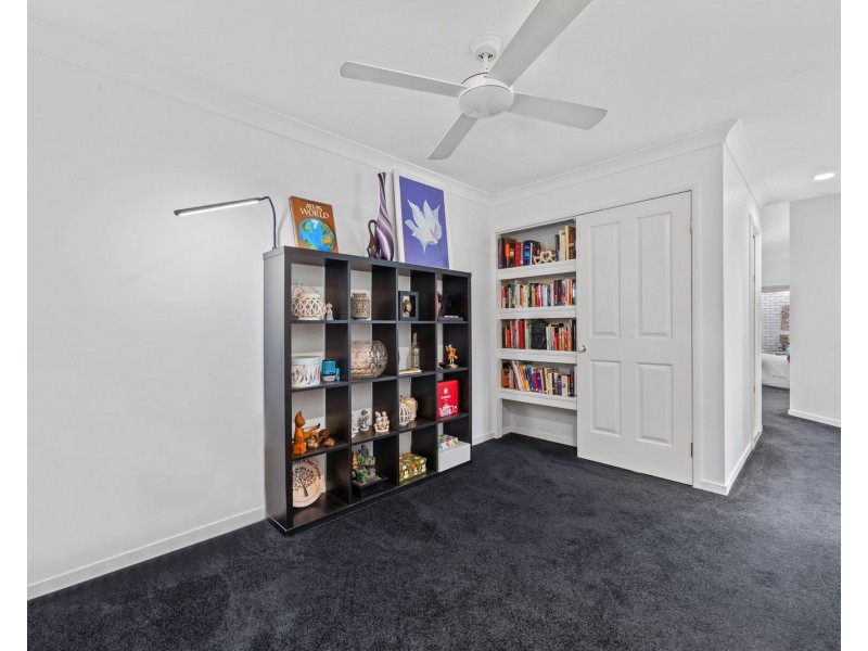 2/65 Errol Avenue, Paradise Point QLD 4216