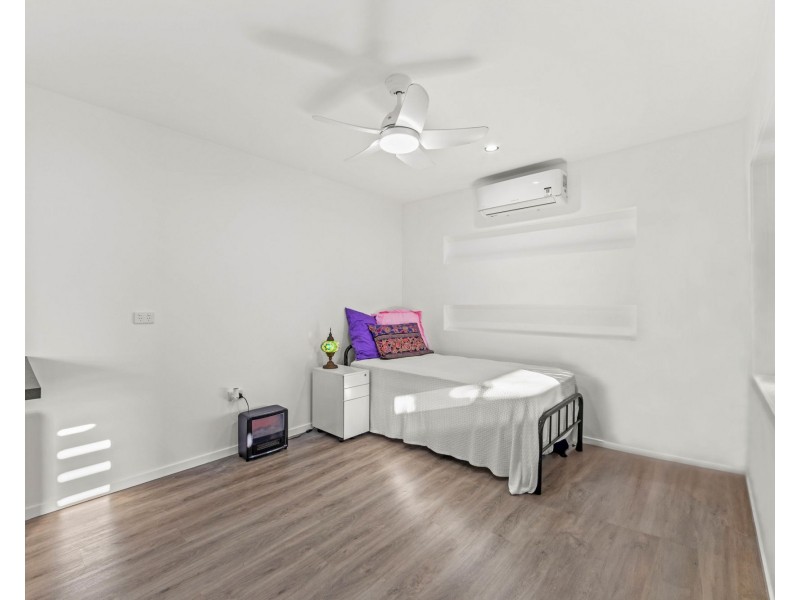 2/65 Errol Avenue, Paradise Point QLD 4216