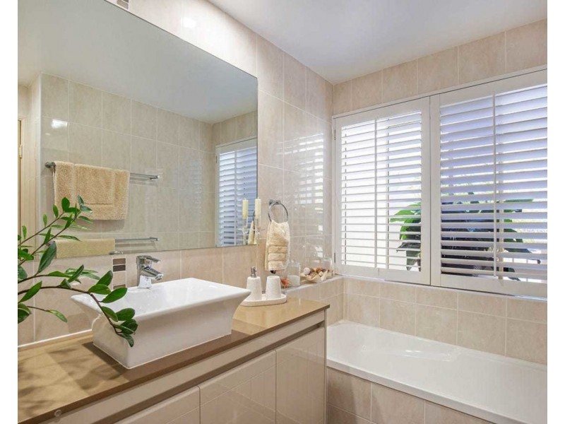 58/125 Santa Cruz Boulevard, Clear Island Waters QLD 4226