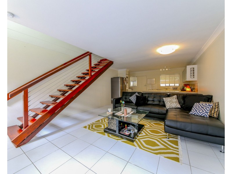 7/20 Central Street, Labrador QLD 4215