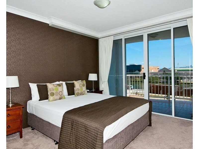 3038/2633 Gold Coast Highway, Broadbeach QLD 4218