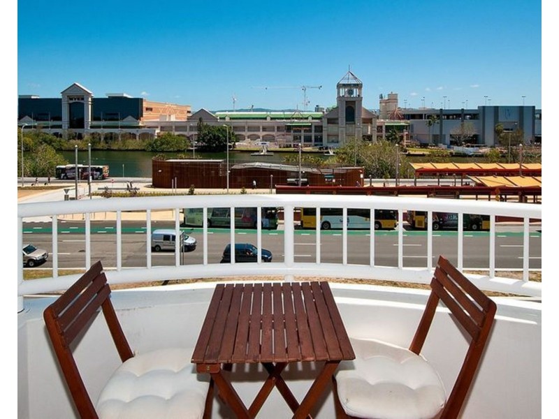 3038/2633 Gold Coast Highway, Broadbeach QLD 4218