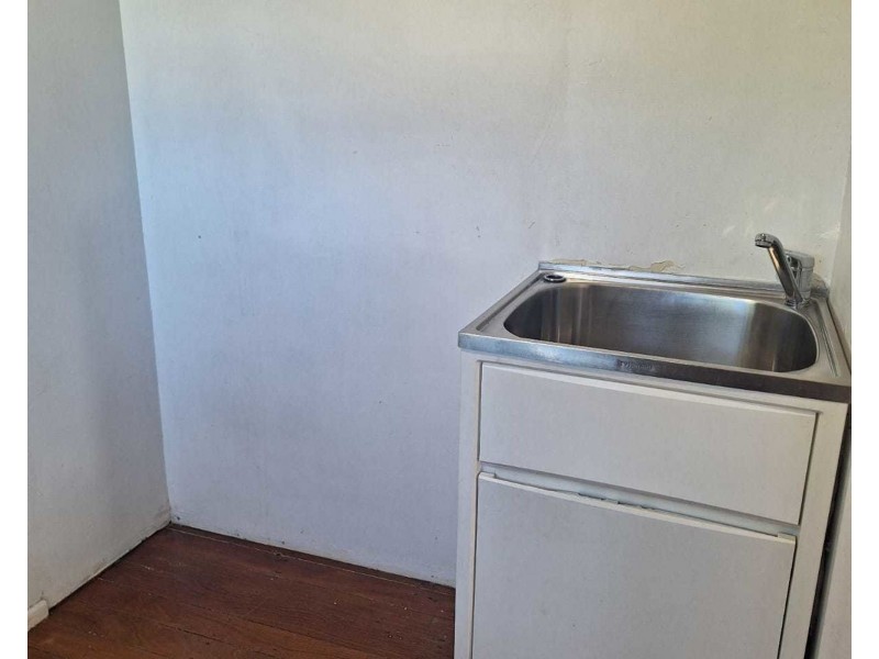 15 Hillcrest Parade, Miami QLD 4220