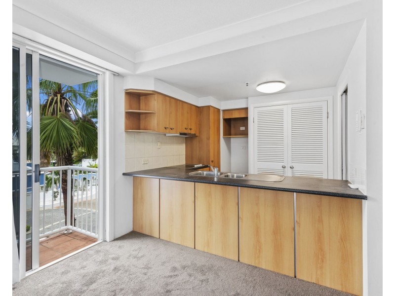 2028/2633 Gold Coast Highway, Broadbeach QLD 4218