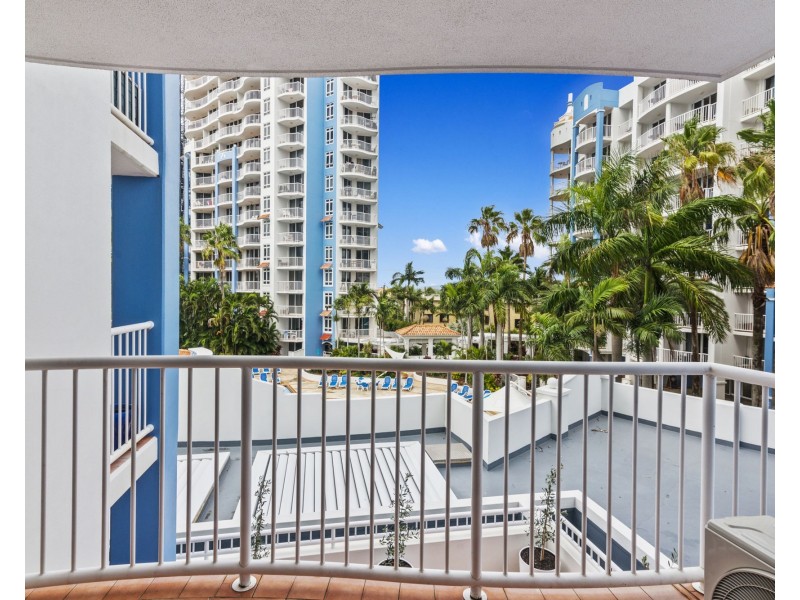 2028/2633 Gold Coast Highway, Broadbeach QLD 4218