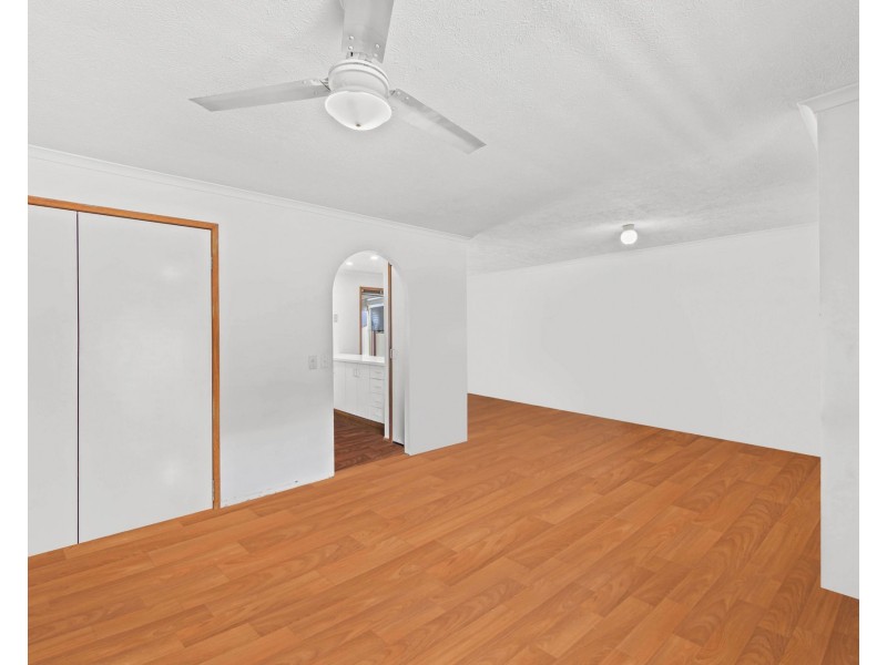 2/30 Gumbeel Court, Highland Park QLD 4211