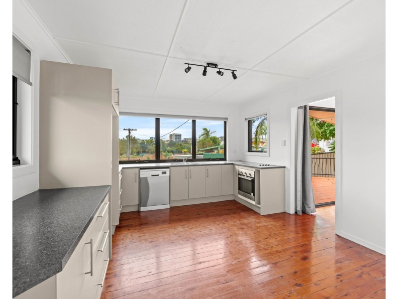 1 Sibyl Street, Southport QLD 4215