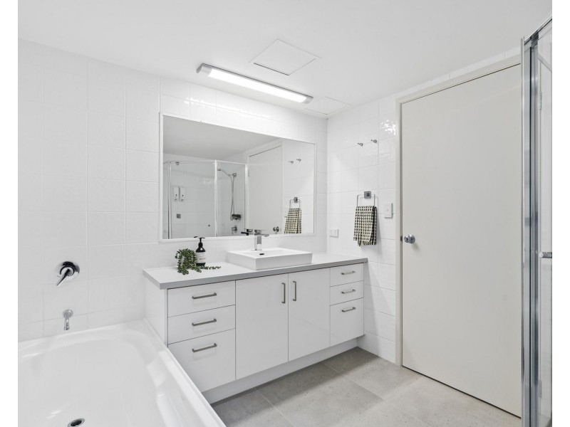 604/4-10 Douglas Street, Coolangatta QLD 4225