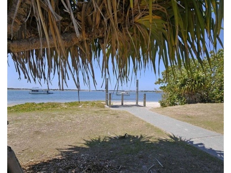 11/5 Proud Street, Labrador QLD 4215