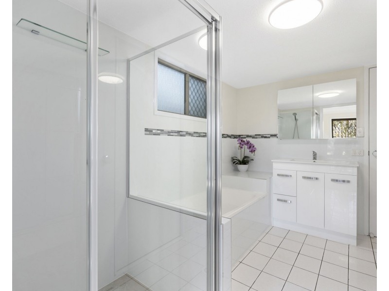 4/52 Whitby Street, Southport QLD 4215