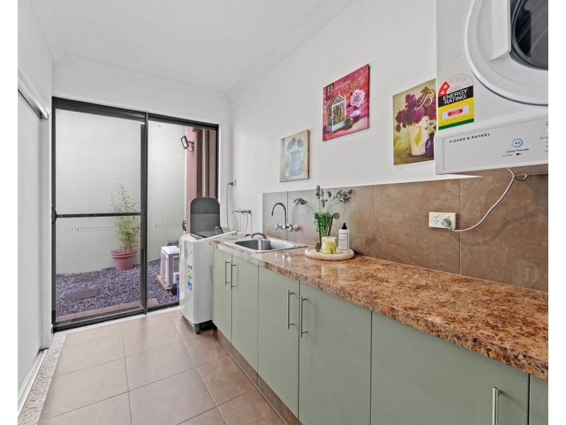 33 Southern Skies Avenue, Reedy Creek QLD 4227
