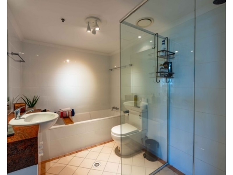 64/15 Breaker Street, Main Beach QLD 4217