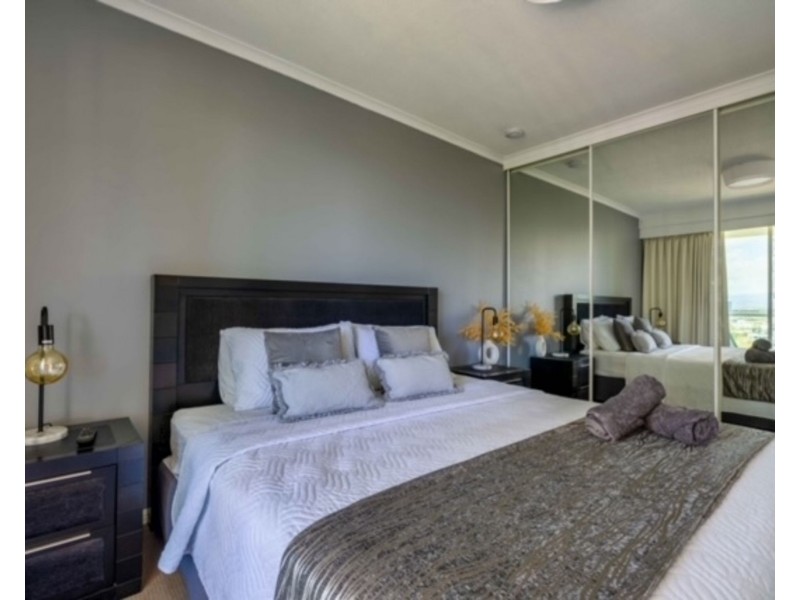 64/15 Breaker Street, Main Beach QLD 4217