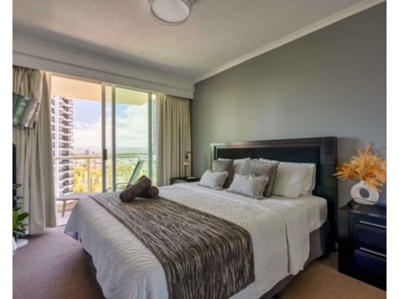 64/15 Breaker Street, Main Beach QLD 4217