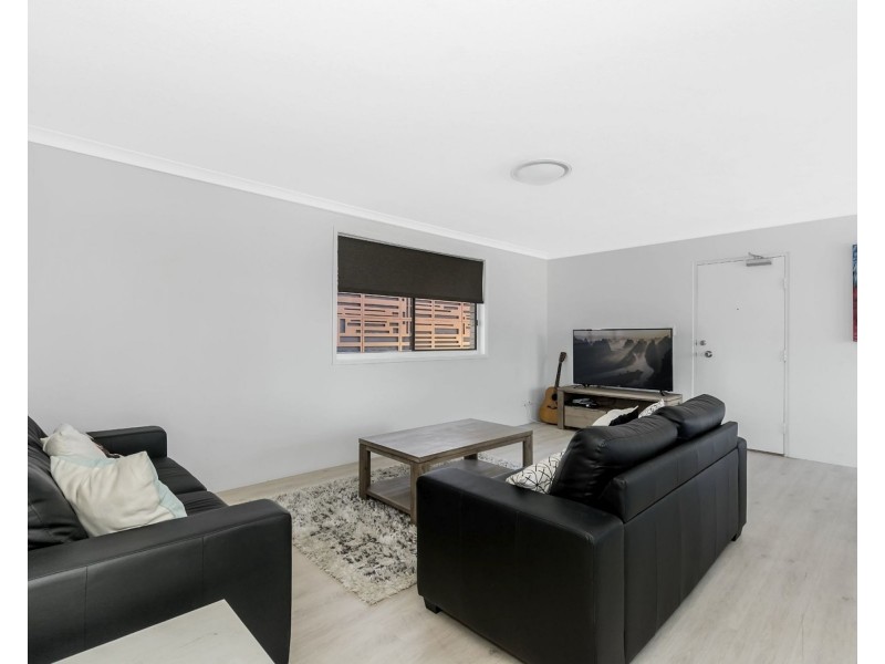 8/10 Elizabeth Avenue, Broadbeach QLD 4218