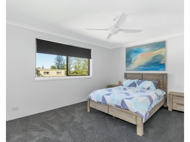 8/10 Elizabeth Avenue, Broadbeach QLD 4218