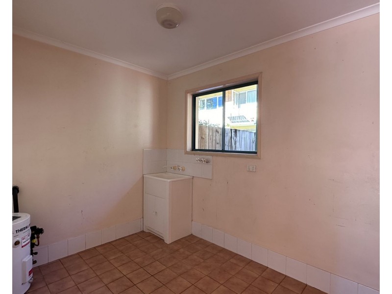 4/12 Mary Ave, Broadbeach QLD 4218