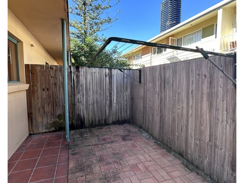 4/12 Mary Ave, Broadbeach QLD 4218