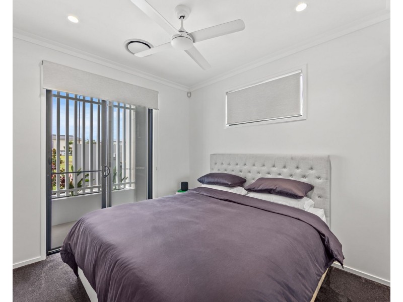 8942 The Point Circuit, Hope Island QLD 4212