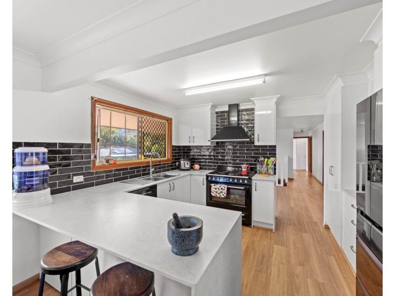 58 Loganlea Road, Loganlea QLD 4131