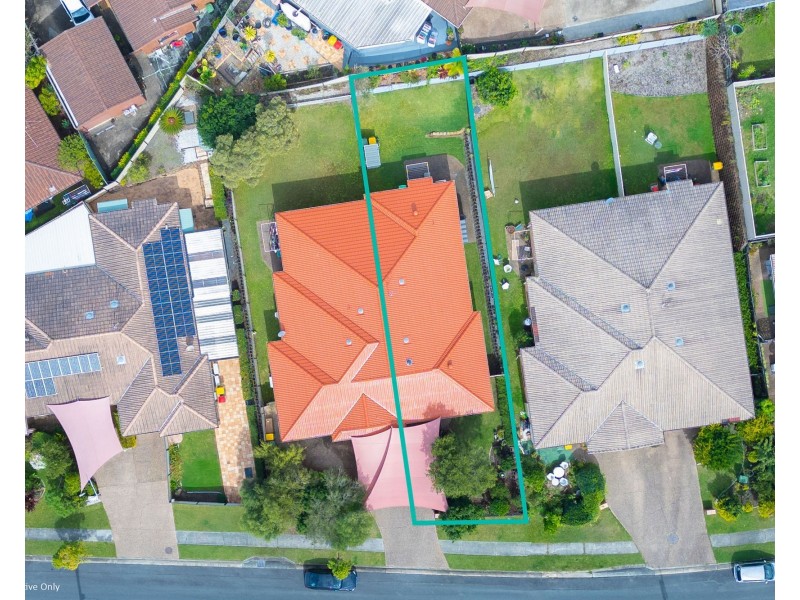 2/6 Usher Avenue, Labrador QLD 4215