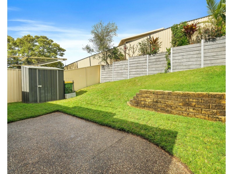 2/6 Usher Avenue, Labrador QLD 4215