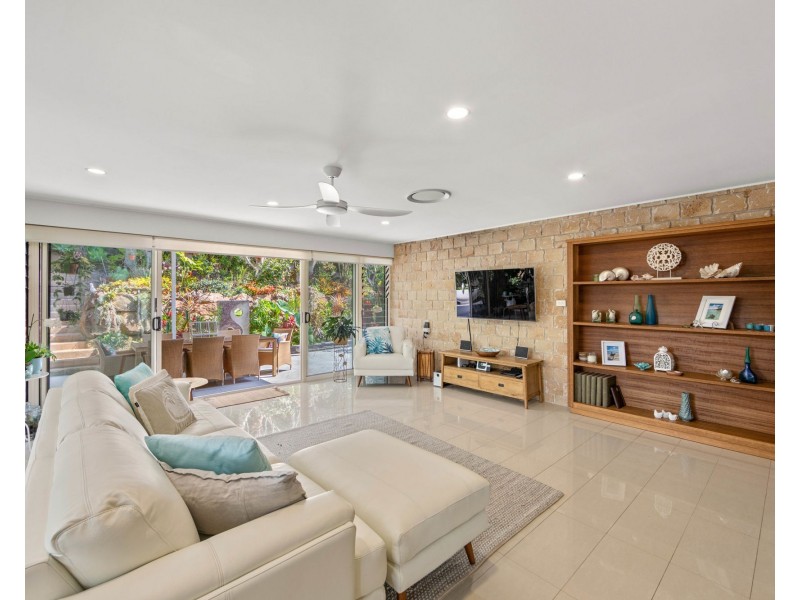 37 Callicarpa Street, Reedy Creek QLD 4227