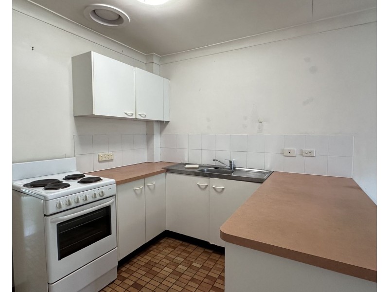 4/111 Sunshine Boulevard, Mermaid Waters QLD 4218