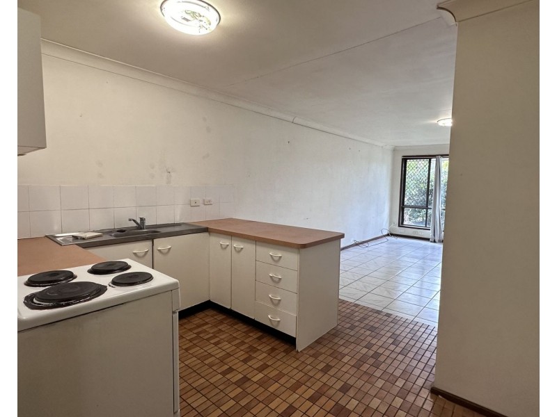 4/111 Sunshine Boulevard, Mermaid Waters QLD 4218