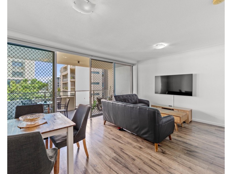 306/2 East Quay Drive, Biggera Waters QLD 4216