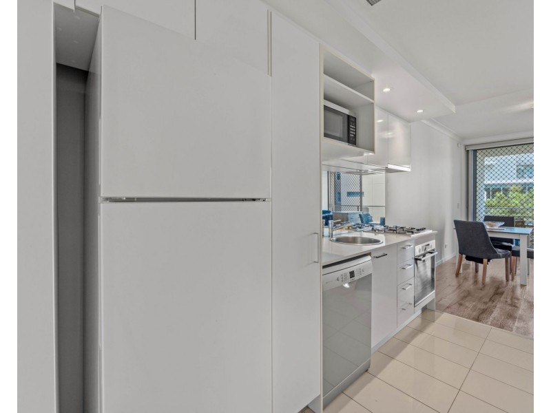 306/2 East Quay Drive, Biggera Waters QLD 4216