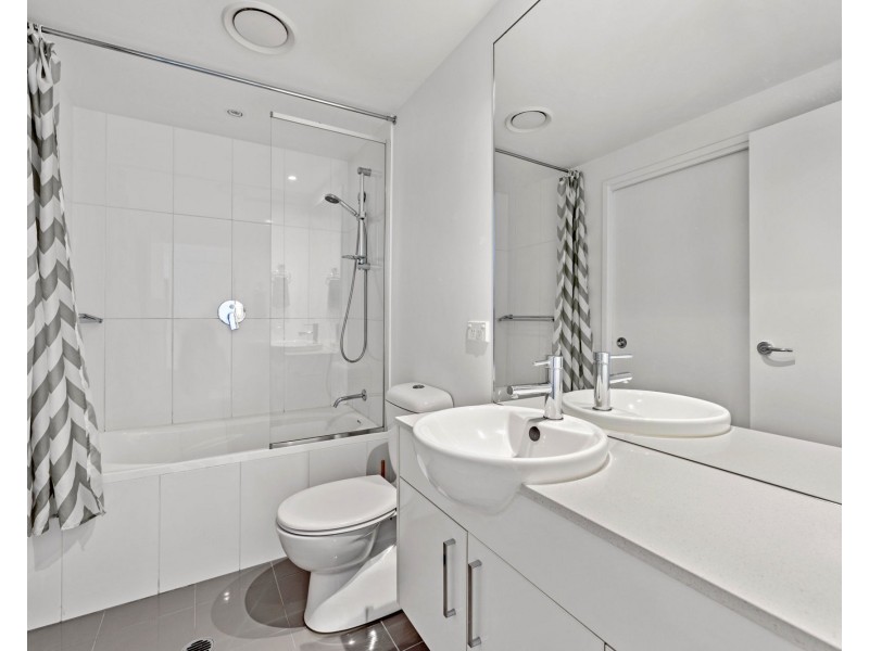 306/2 East Quay Drive, Biggera Waters QLD 4216