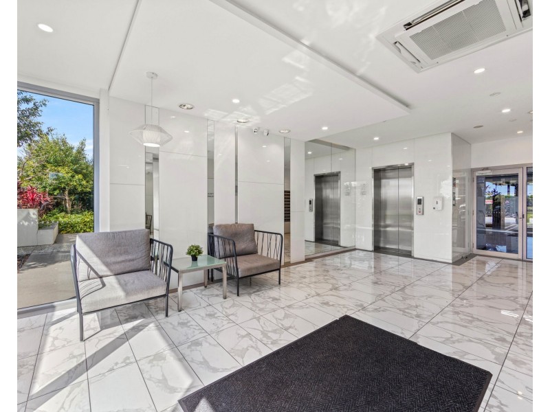 306/2 East Quay Drive, Biggera Waters QLD 4216