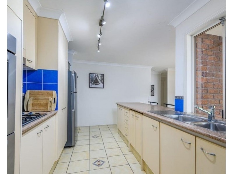 5 Carlton Court, Arundel QLD 4214