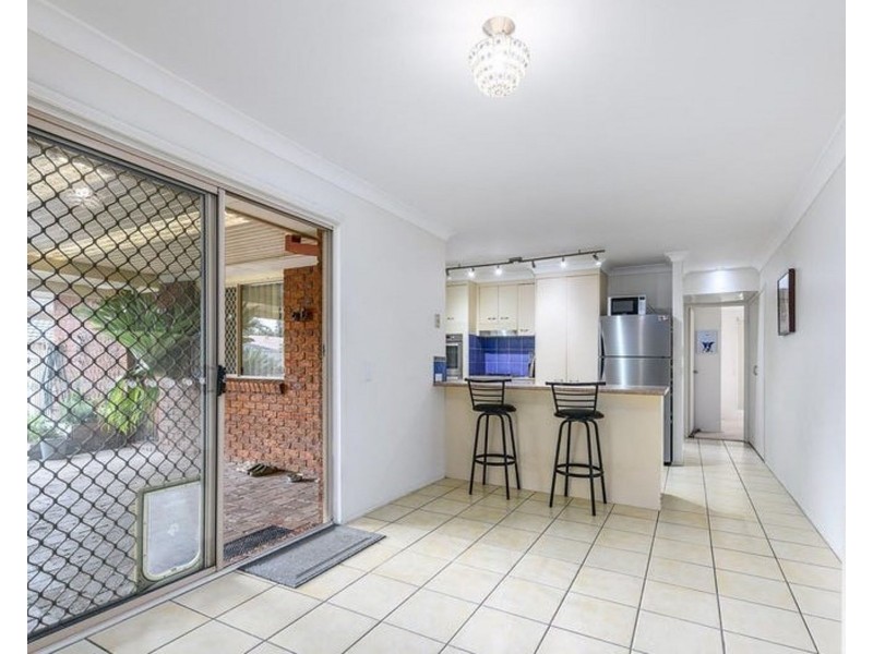 5 Carlton Court, Arundel QLD 4214