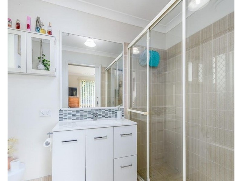 5 Carlton Court, Arundel QLD 4214