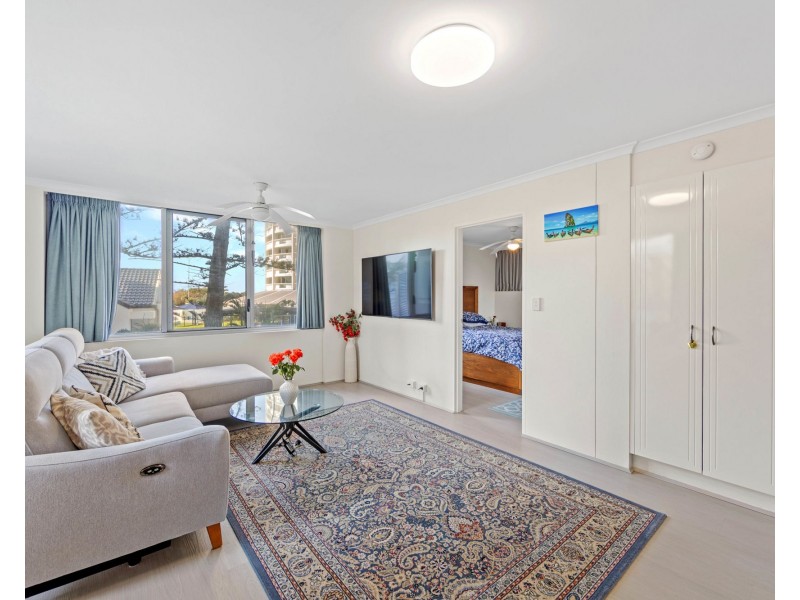 6/3303 Surfers Paradise Boulevard, Surfers Paradise QLD 4217