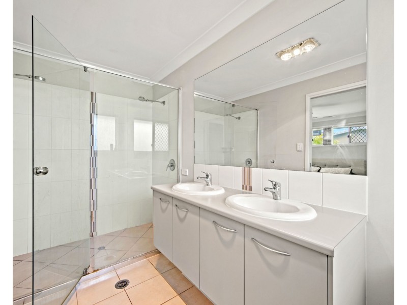 7 Flybridge Way, Hope Island QLD 4212