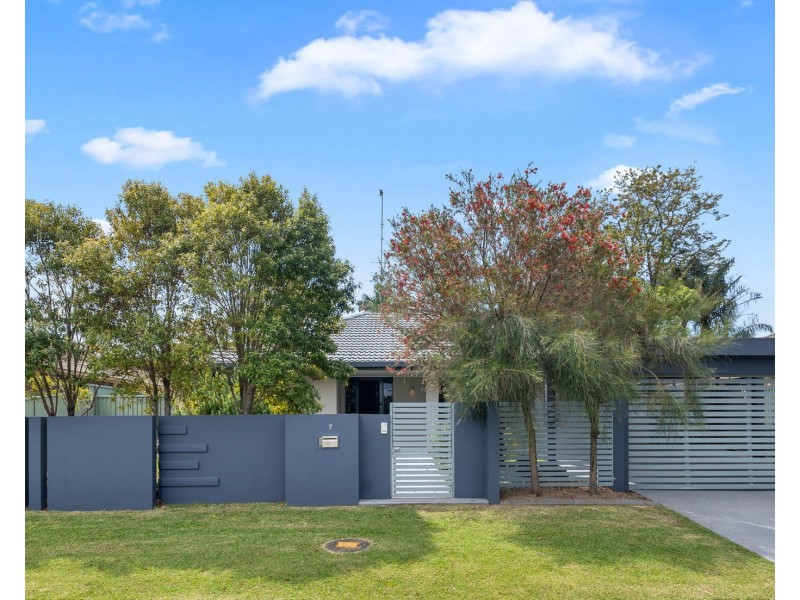 7 Manakin Avenue, Burleigh Waters QLD 4220