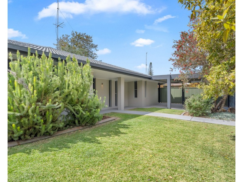 7 Manakin Avenue, Burleigh Waters QLD 4220