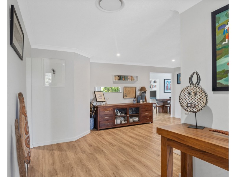 7 Manakin Avenue, Burleigh Waters QLD 4220