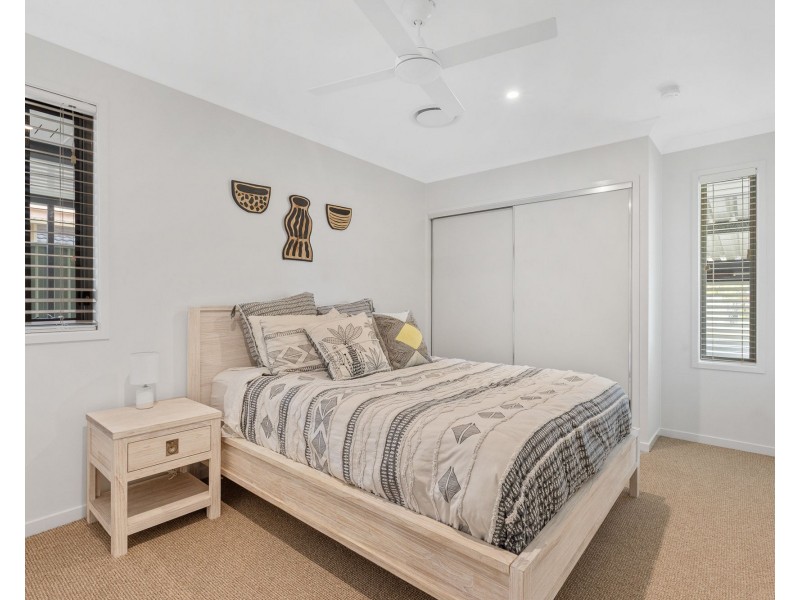 7 Manakin Avenue, Burleigh Waters QLD 4220