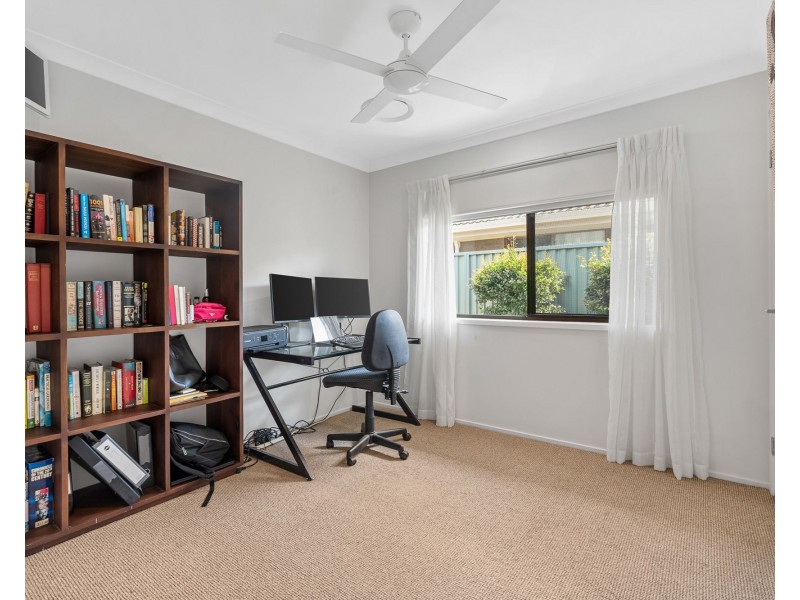 7 Manakin Avenue, Burleigh Waters QLD 4220