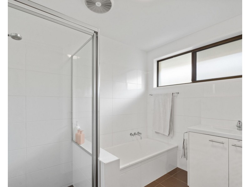 7 Manakin Avenue, Burleigh Waters QLD 4220