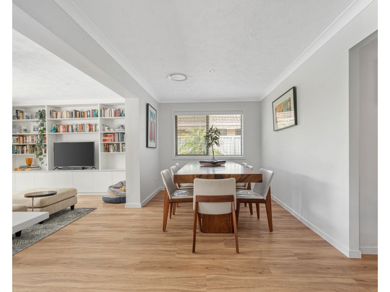 7 Manakin Avenue, Burleigh Waters QLD 4220