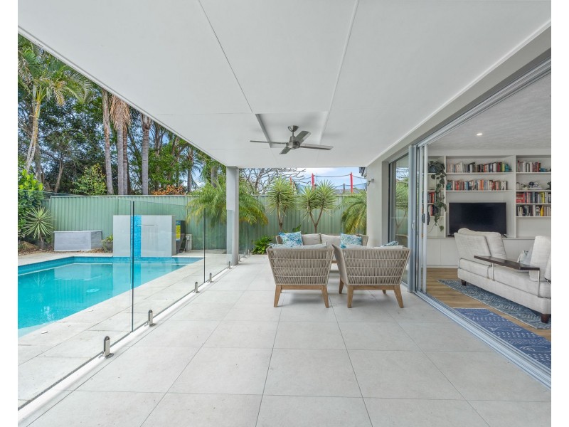 7 Manakin Avenue, Burleigh Waters QLD 4220