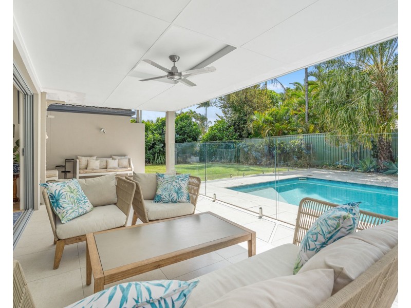 7 Manakin Avenue, Burleigh Waters QLD 4220