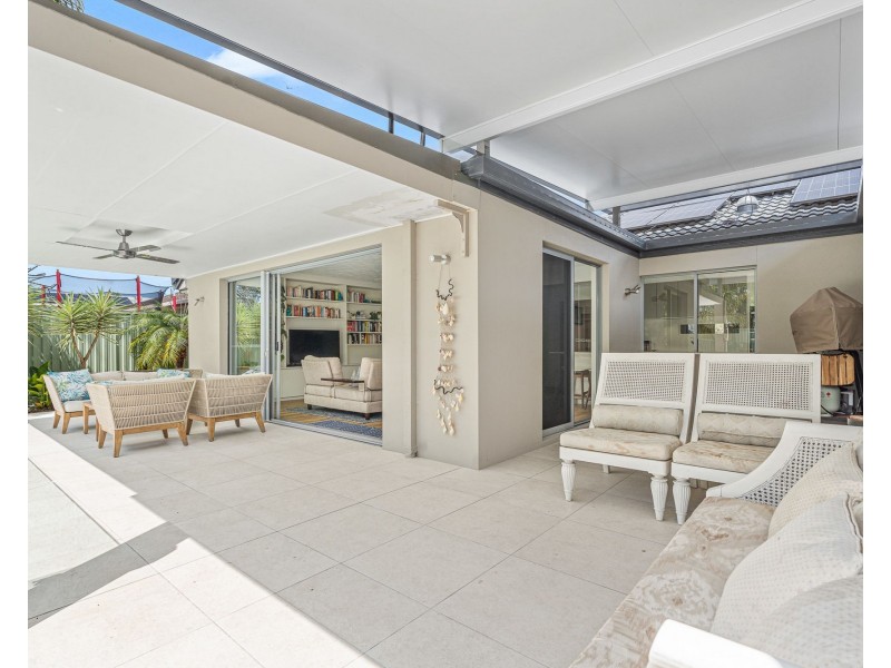 7 Manakin Avenue, Burleigh Waters QLD 4220